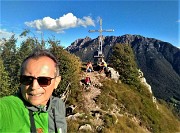 44 Alla croce del Monte Castello (1425 m)